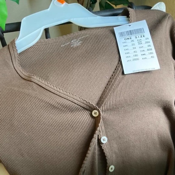 Brandy Melville Brown Paige top, brand new with tags - Picture 3 of 3